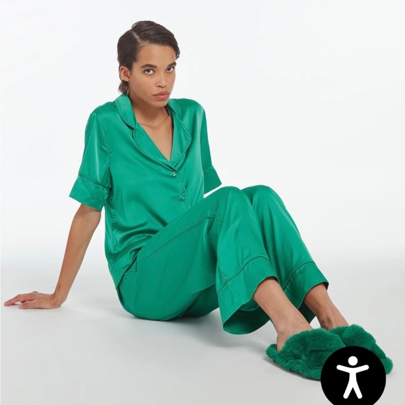 NWT Apparis pajamas. Never worn. Good for bridesmaids or gifts - Picture 2 of 7